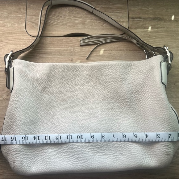 Vintage Coach White Shoulder Bag with Tassel (F04S-1438) - Picture 14 of 14